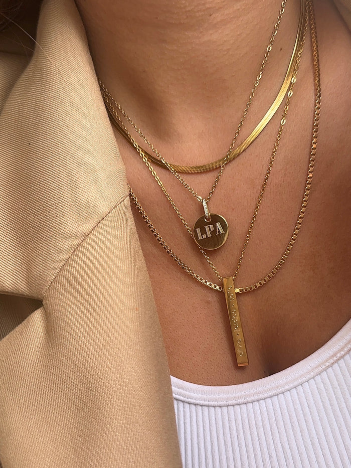 Bailey circle pendant necklace engraved with a name or phrase