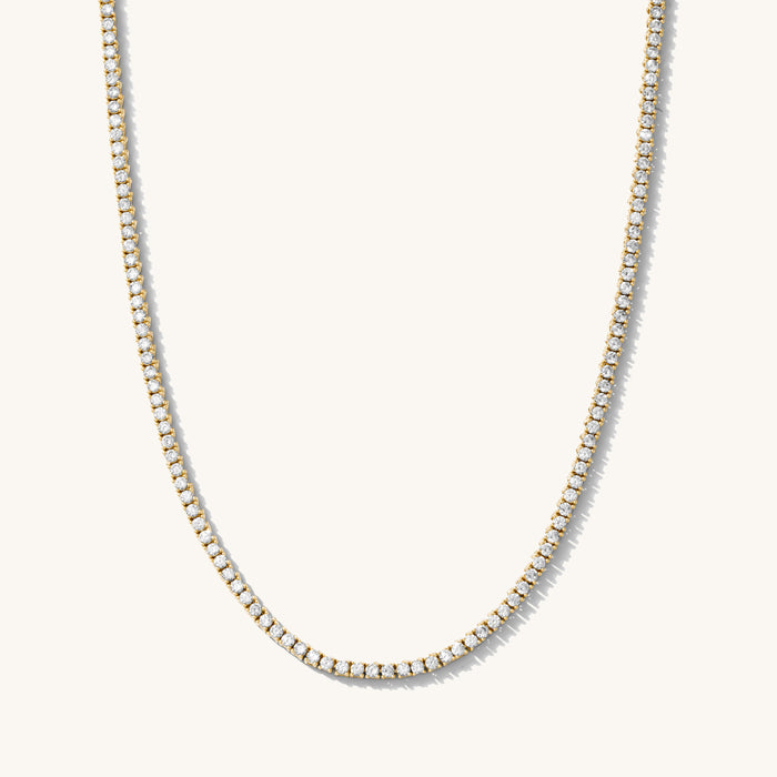 The Everyday tennis necklace with brilliant-cut stones and a box clasp