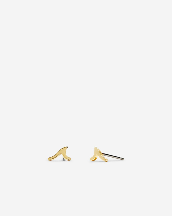 Bryan Anthonys Go With The Waves Gold Stud Earrings Macro