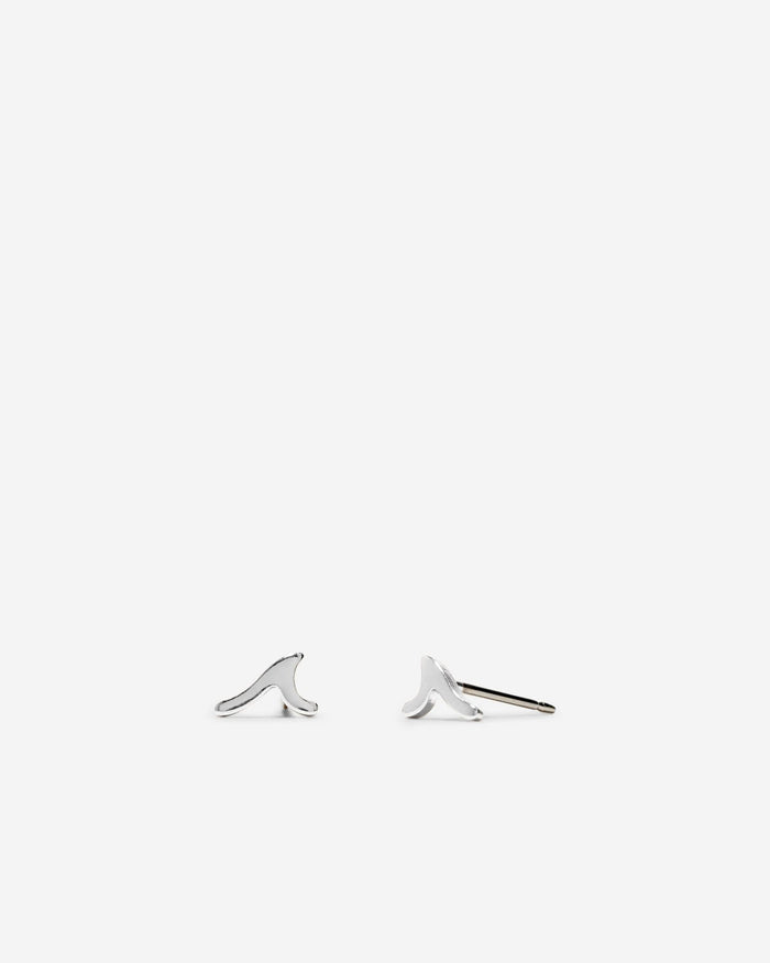 Bryan Anthonys Go With The Waves Silver Stud Earrings Macro