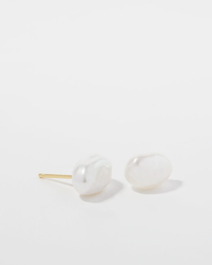 Bryan Anthonys Grit Bold Stud Earrings Macro
