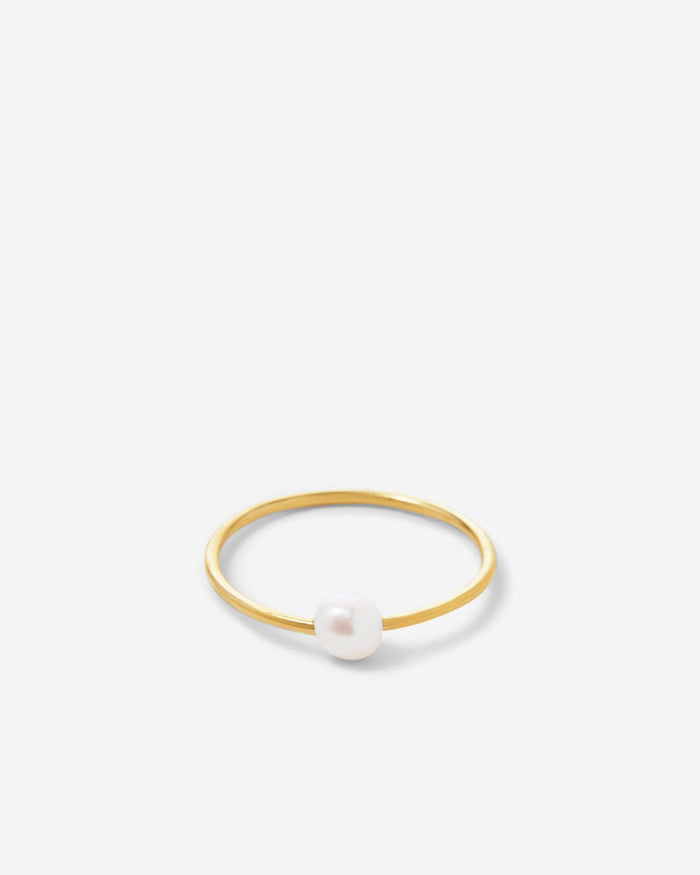 Bryan Anthonys Grit Pearl Gold Ring Macro