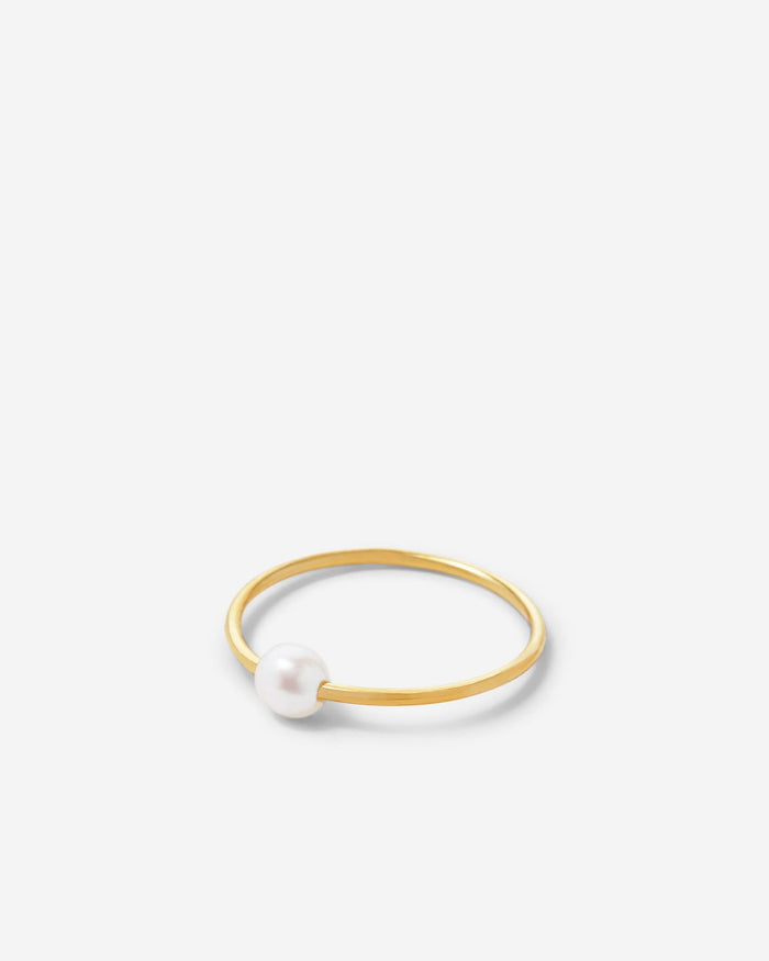Bryan Anthonys Grit Pearl Gold Ring Macro