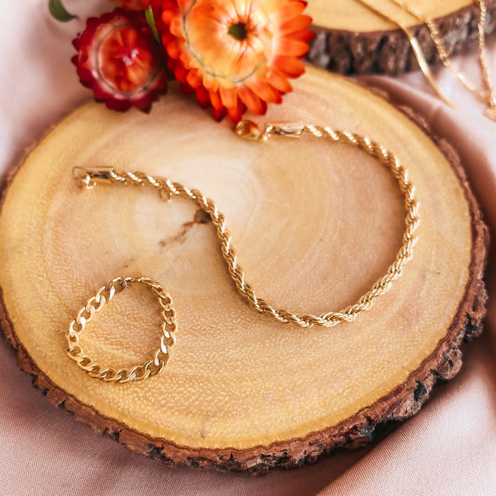 The Harper chain ring, modeled after the Harper necklace and bracelet