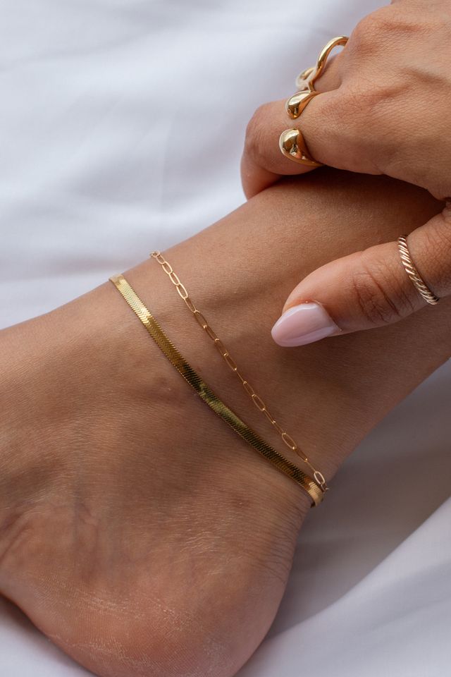 The gold-filled Joy anklet, a 9 inch chain with a 1 inch extender