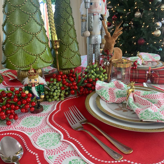 Holiday Vines Tablecloth - The Well Appointed House