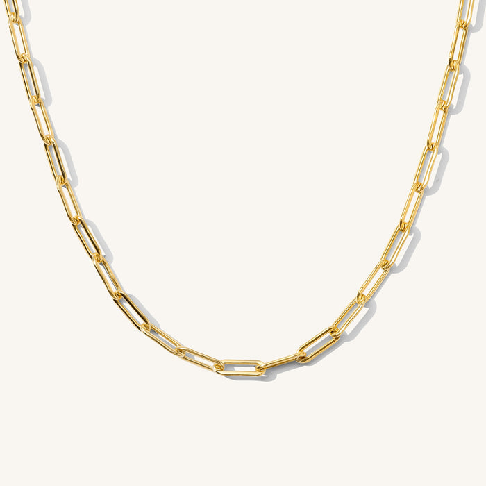 Close up of the Jumbo Link Up chain necklace on a white background