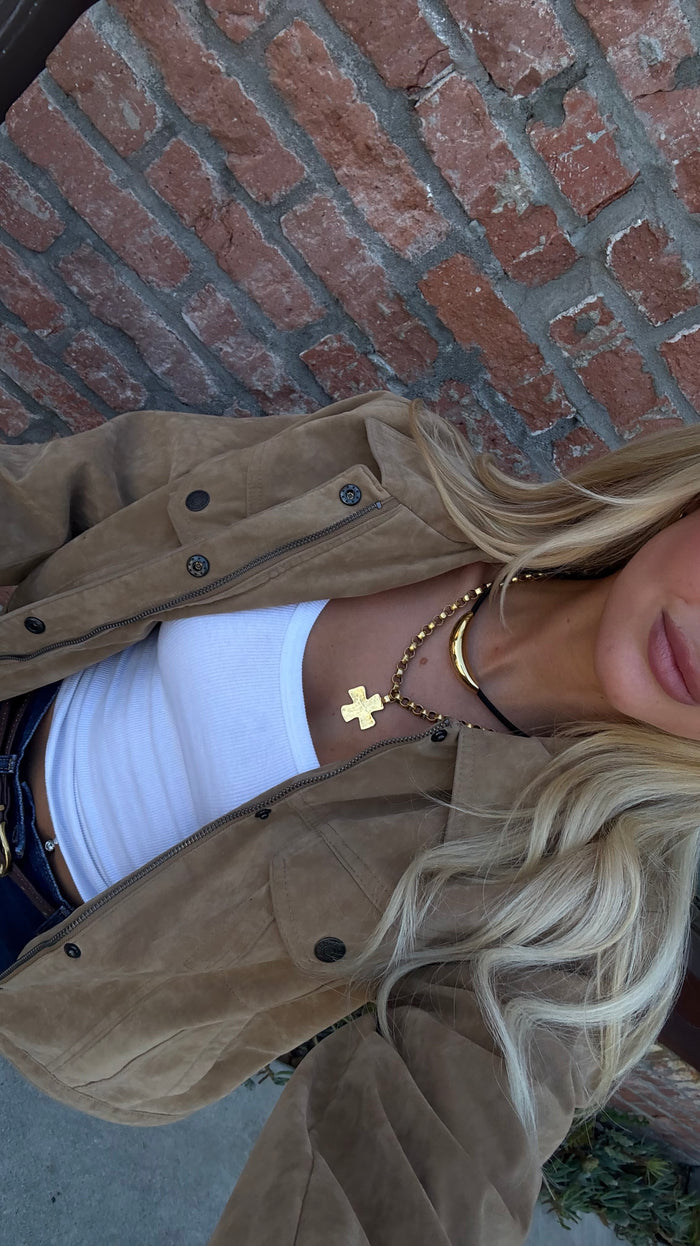 Antique gold plated Kaye necklace with a heavy chain and cross pendant