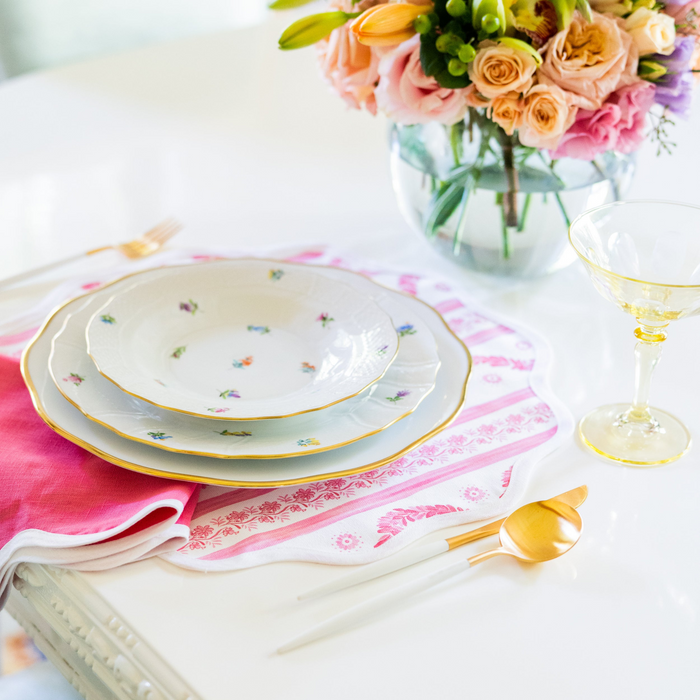 Round Scalloped Placemat, Boxwood Garden - Rose - The Well Appointed House