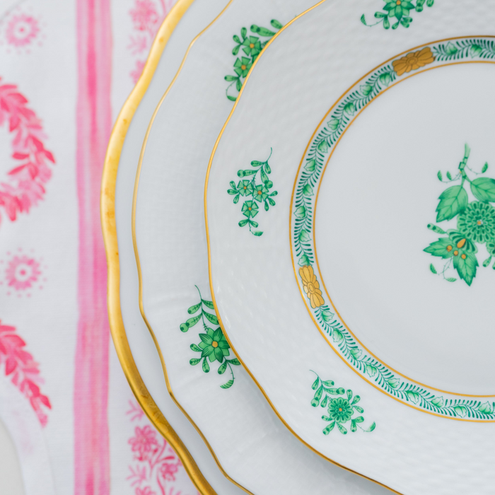 Round Scalloped Placemat, Boxwood Garden - Rose - The Well Appointed House