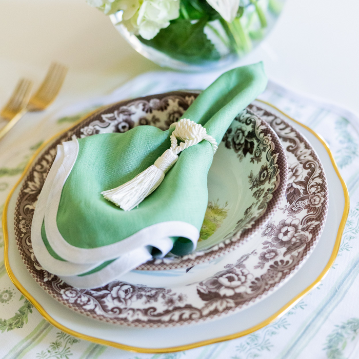 Round Scalloped Placemat, Boxwood Garden - Sage - The Well Appointed House