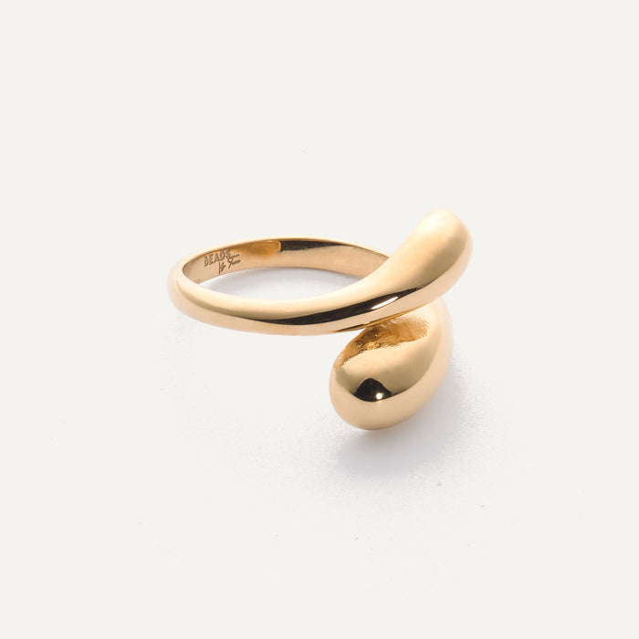 Close up of the Trisha ring from the BBT x Rachael collection on a white background