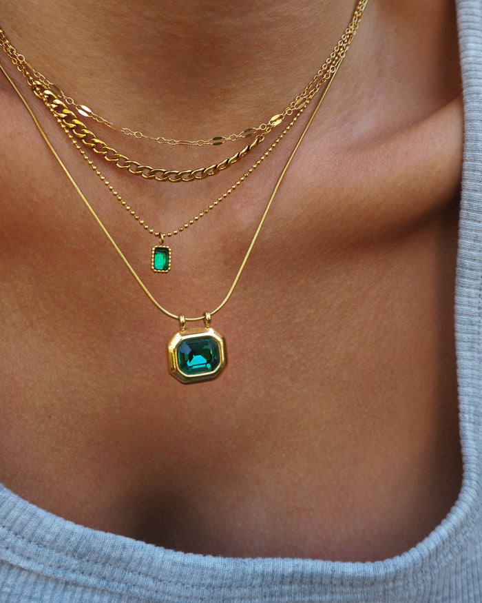 Gold-filled Vica chain necklace with a delicate lace-like shimmer